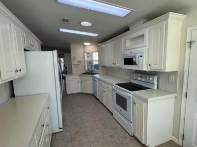 Photo 4 of 31 of home located at 128 Begonia Terrace Parrish, FL 34219
