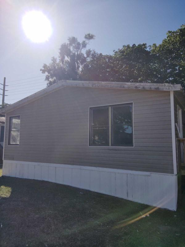 Photo 1 of 2 of home located at 600 SW 38th Ave Lot 25 Ocala, FL 34474
