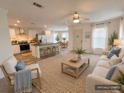 Photo 5 of 44 of home located at 3322 E Dale Street Leesburg, FL 34788