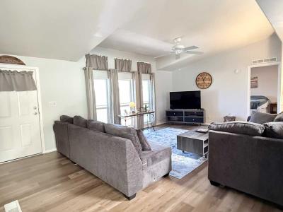Photo 5 of 37 of home located at 185 Le Arta Henderson, NV 89074