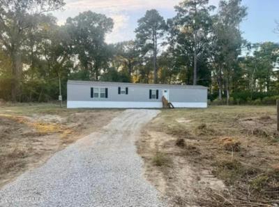 Photo 2 of 23 of home located at 1058 Jeremy Cole Dr Ville Platte, LA 70586
