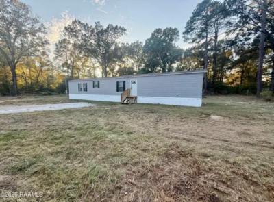 Photo 3 of 23 of home located at 1058 Jeremy Cole Dr Ville Platte, LA 70586
