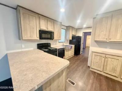 Photo 4 of 23 of home located at 1058 Jeremy Cole Dr Ville Platte, LA 70586