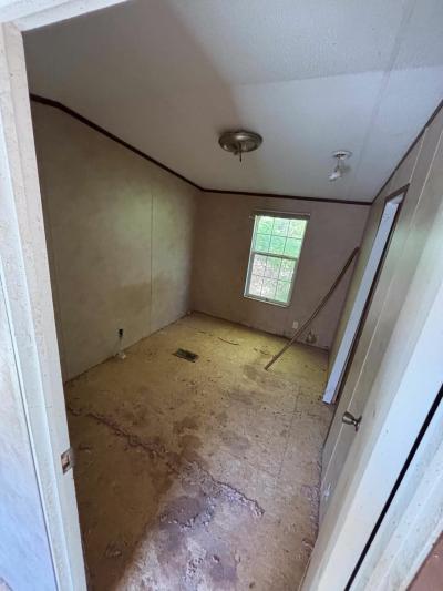 Photo 4 of 11 of home located at 11946 Kentucky 172 Flatgap, KY 41219