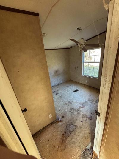 Photo 5 of 11 of home located at 11946 Kentucky 172 Flatgap, KY 41219