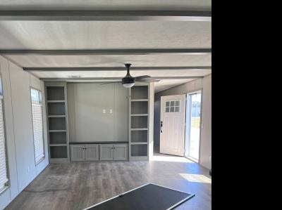 Photo 4 of 14 of home located at 14258 Airline Highway Gonzales, LA 70737