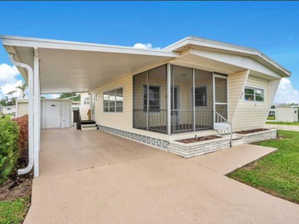 Photo 1 of 2 of home located at 508 44th Ave E, Lot M11 Bradenton, FL 34203