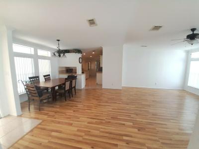 Photo 8 of 7 of home located at 4033 Russian Olive Ln Zephyrhills, FL 33541