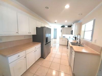 Photo 11 of 7 of home located at 4033 Russian Olive Ln Zephyrhills, FL 33541
