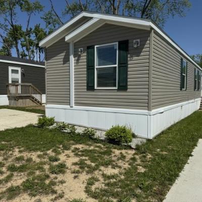 Photo 2 of 34 of home located at 9901 State Road 3 #0013 Muncie, IN 47303