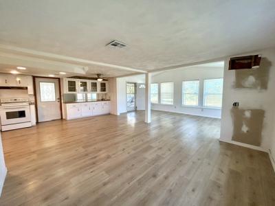 Photo 4 of 8 of home located at 11534 Pearl Dr New Port Richey, FL 34654