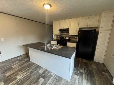 Photo 4 of 13 of home located at 165 Oxford Circle Hampton, GA 30228