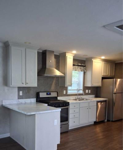 Photo 5 of 6 of home located at 11067 E Mt Morris Rd Davison, MI 48423