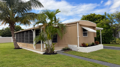 Photo 2 of 23 of home located at 6751 NW 45th Terr #P05 Coconut Creek, FL 33073