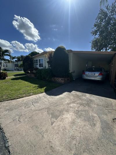 Photo 2 of 18 of home located at 4500 NW 68th Ct. L01 Coconut Creek, FL 33073