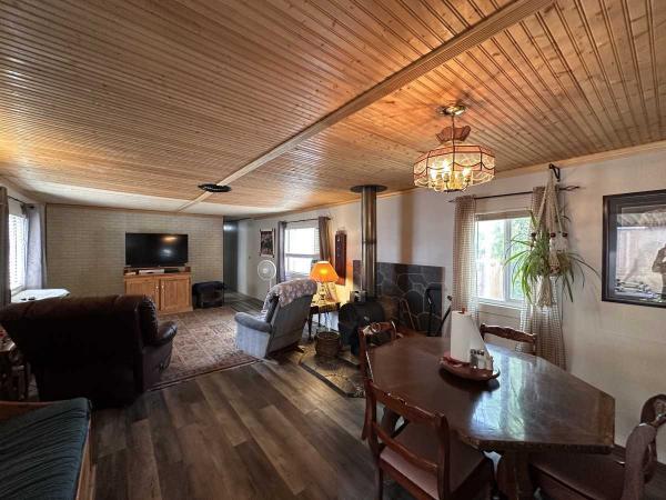 1974 COLUMBIA Manufactured Home
