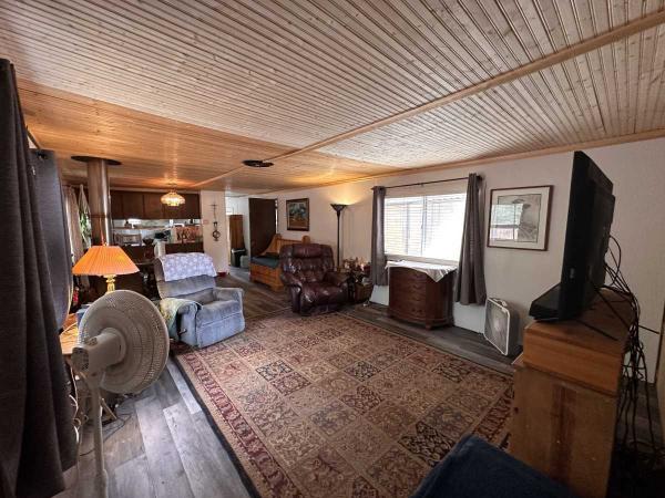 1974 COLUMBIA Manufactured Home