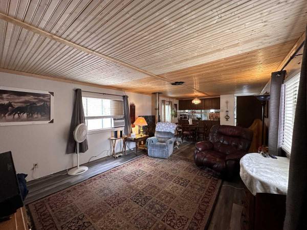 1974 COLUMBIA Manufactured Home