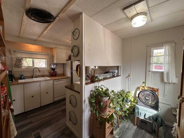 1974 COLUMBIA Manufactured Home