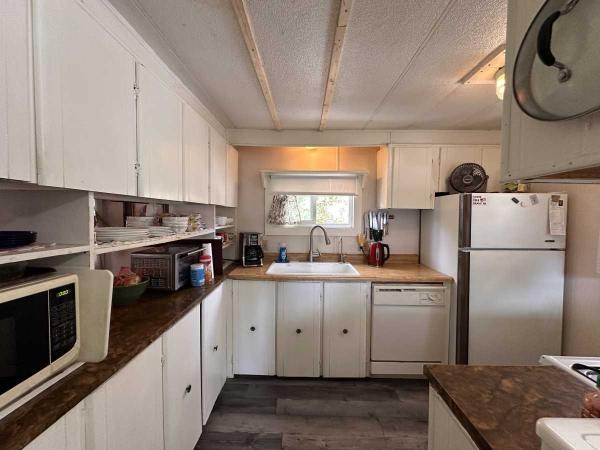 1974 COLUMBIA Manufactured Home