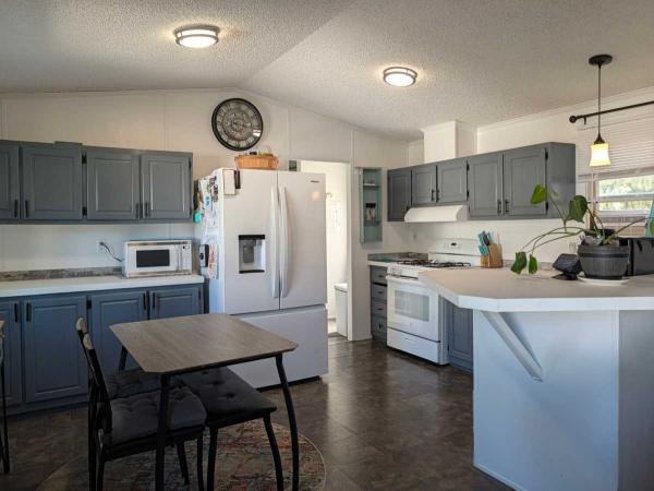 1999 VALA Mobile Home For Sale