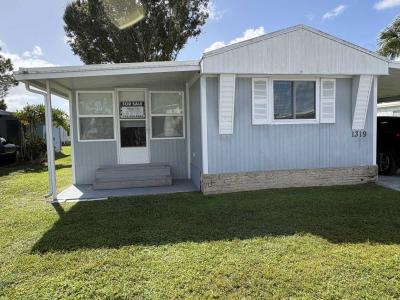 Photo 5 of 53 of home located at 1319 Ember Drive Lakeland, FL 33815