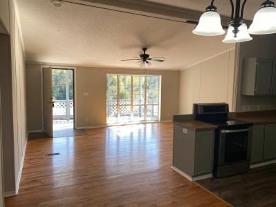 Photo 4 of 18 of home located at 1664 Grapevine Road Charleston, WV 25320