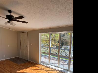 Photo 5 of 18 of home located at 1664 Grapevine Road Charleston, WV 25320