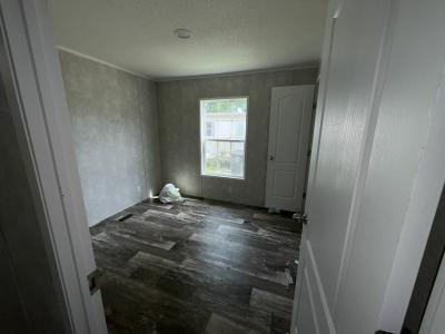 Photo 5 of 7 of home located at 94 Easy Breeze Trailer Park Effingham, IL 62401