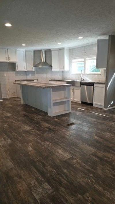Photo 2 of 12 of home located at 10 County Road 1148 Cullman, AL 35057