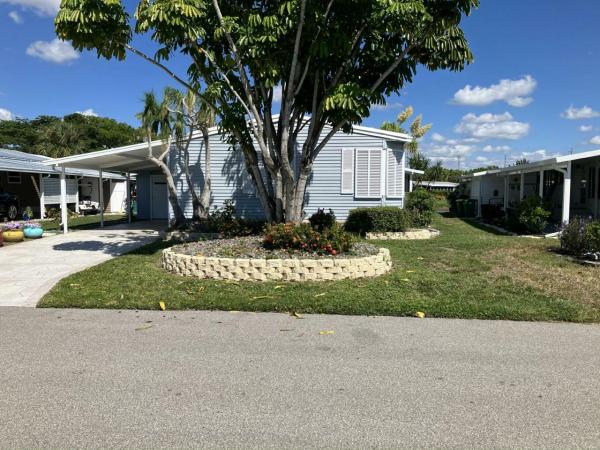 Photo 1 of 2 of home located at 1631 W Mt Vernon Lane, #G16 Naples, FL 34110
