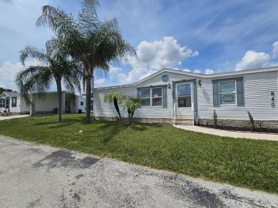 Photo 2 of 26 of home located at 640 Tropical Ave. Davenport, FL 33897