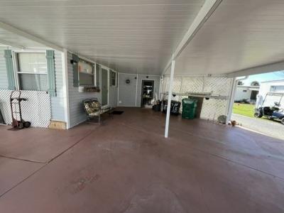 Photo 5 of 17 of home located at 150 South Lake Drive Leesburg, FL 34788