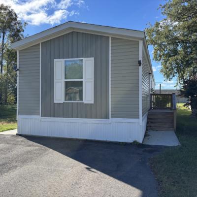 Photo 2 of 4 of home located at 27 Crestwood Drive #0009 Middletown, IN 47356