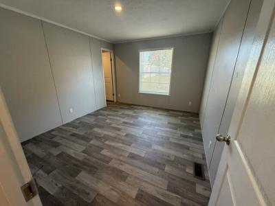 Photo 2 of 11 of home located at 398 Pin Oak Lane Flint, MI 48506