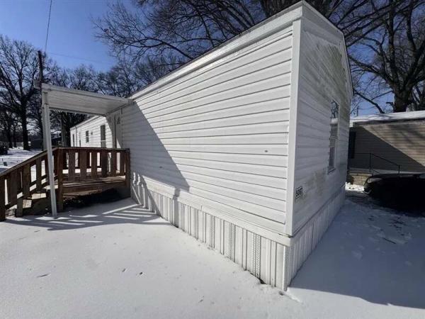 2005  Mobile Home For Sale