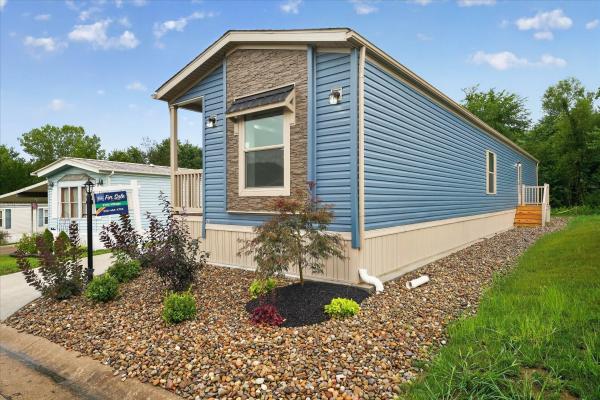 2026 adventure 163 6762L  Home