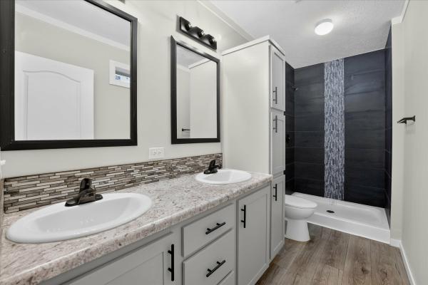 2026 adventure 163 6762L  Home