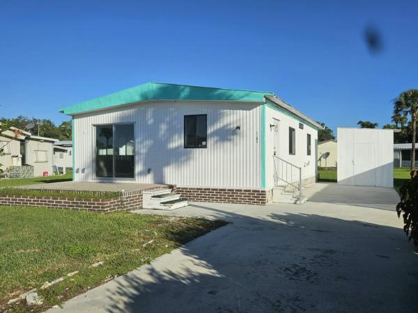 1981 Suncrest Homes of Florida  Mobile Home For Sale