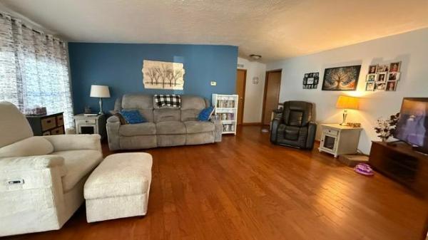 2005  Mobile Home For Sale