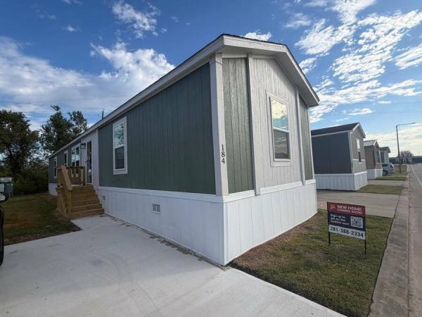 Photo 1 of 2 of home located at 1100 Fox Meadow Dr. #184 Alvin, TX 77511