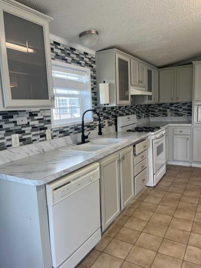 Photo 4 of 10 of home located at 1719 Santa Fe Trail Hartland, MI 48353