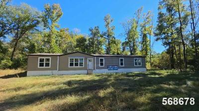 Mobile Home at 16742 Highway 7 Coffeeville, MS 38922