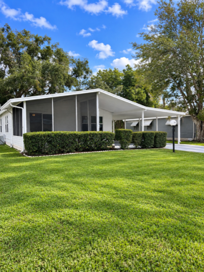 Photo 3 of 16 of home located at 5480 SW 57th Pl. Ocala, FL 34474