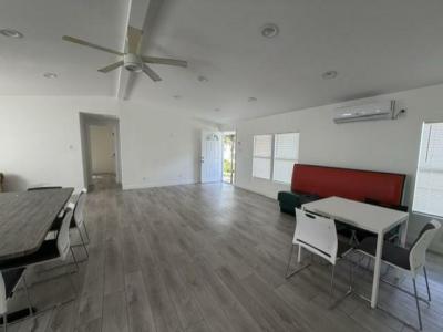 Photo 4 of 8 of home located at 430 S.w. 135th Terrace Davie, FL 33325