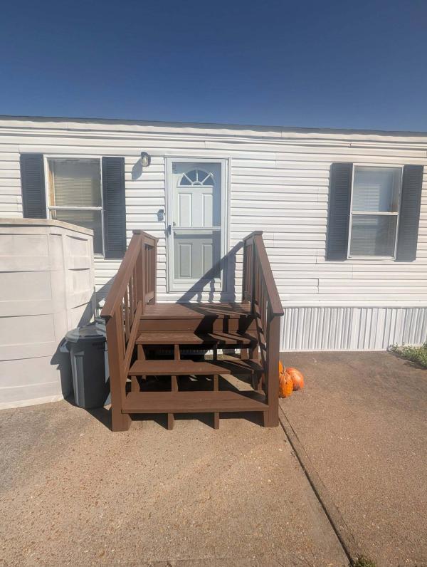 Photo 1 of 2 of home located at 3759 Wheatfield Dr Lot 364 House Springs, MO 63051