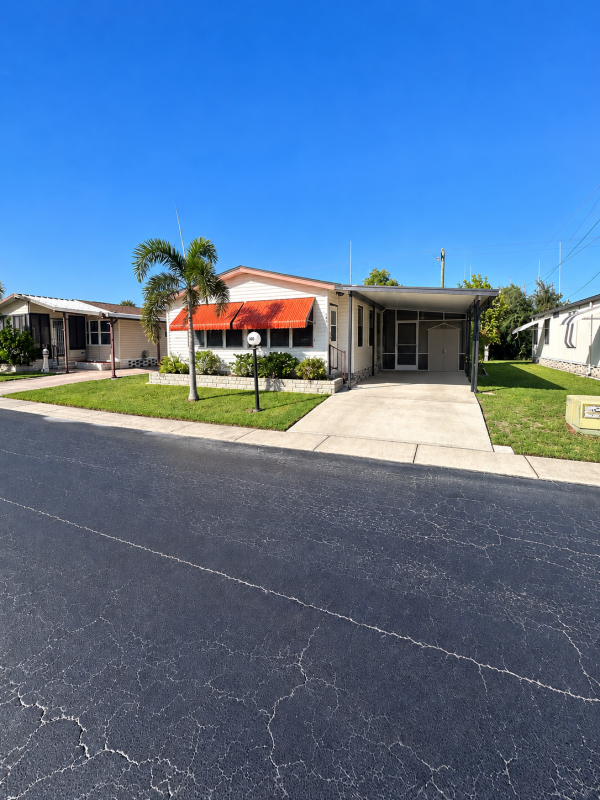 1987 Brookfield Mobile Home For Sale