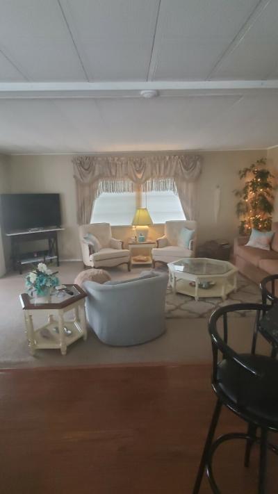 Photo 5 of 17 of home located at 9925 Ulmerton Road #376 Largo, FL 33771