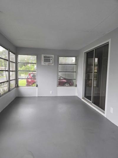 Photo 4 of 24 of home located at 9925 Ulmerton Rd., #595 Largo, FL 33771