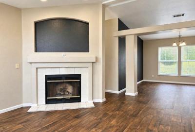 Photo 3 of 17 of home located at 20009 Jersey Dr Crosby, TX 77532